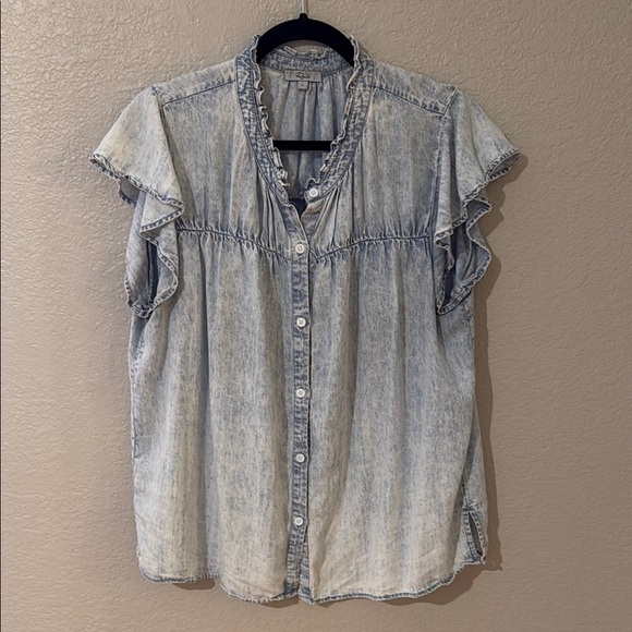 Rails Tops - Women's Rails Ruthie Denim Ruffle Sleeve Top Acid Wash Chambray size large